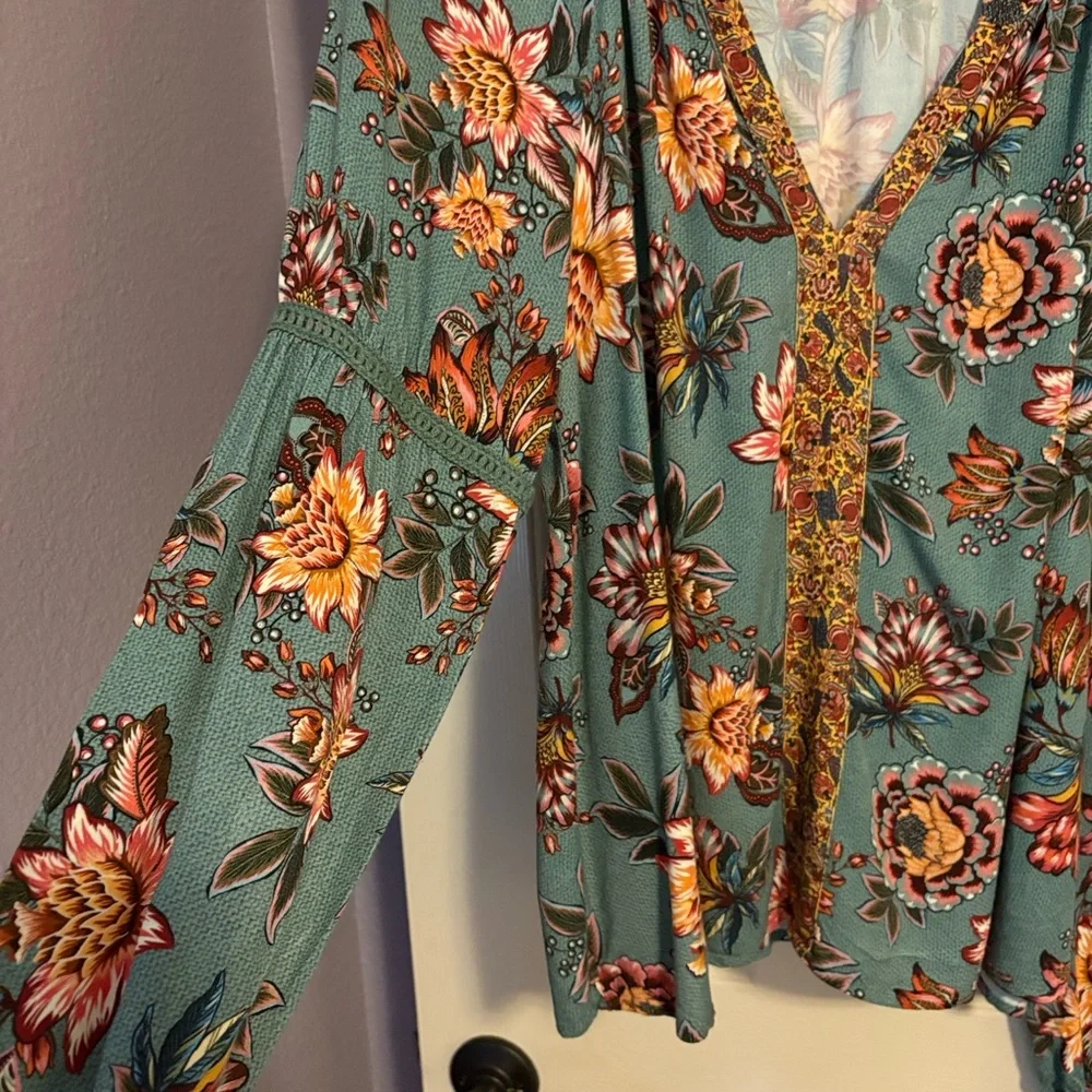 FARM Rio Teal Blouse with Pink and Orange Floral Design - Picture 3 of 7
